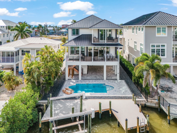 Fort Myers Beach Luxury Canal-Front Rental - 5 King Suites & Private Pool